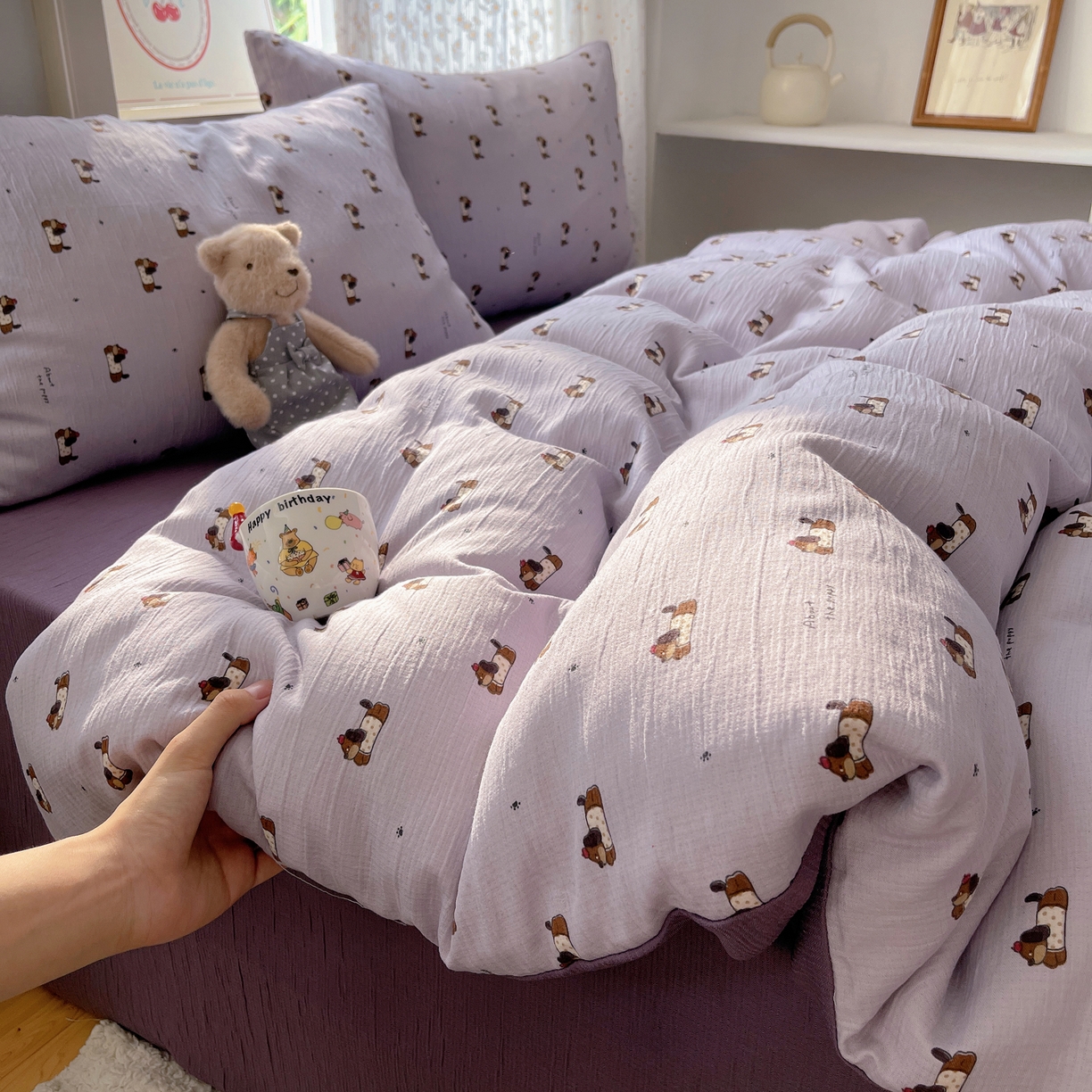 91家纺网 家纺一手货源 找家纺 星禾优选 2025新款甄选三层纱印花四件套 葡萄腊肠狗