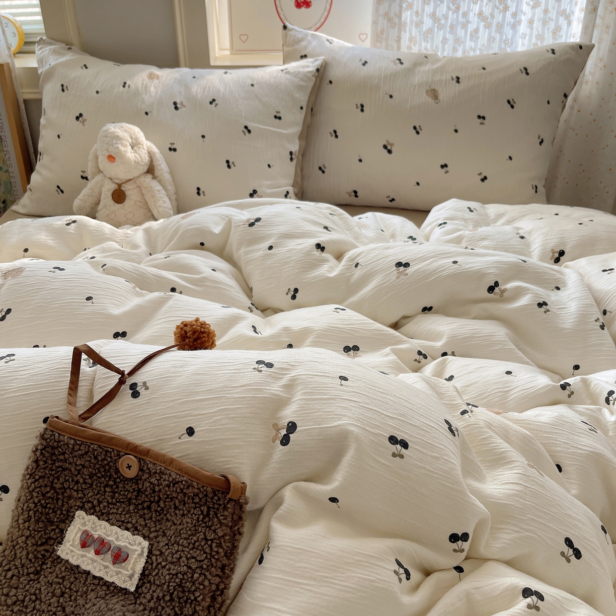 91家纺网 家纺一手货源 找家纺 星禾优选 2025新款甄选三层纱印花四件套 樱桃物语