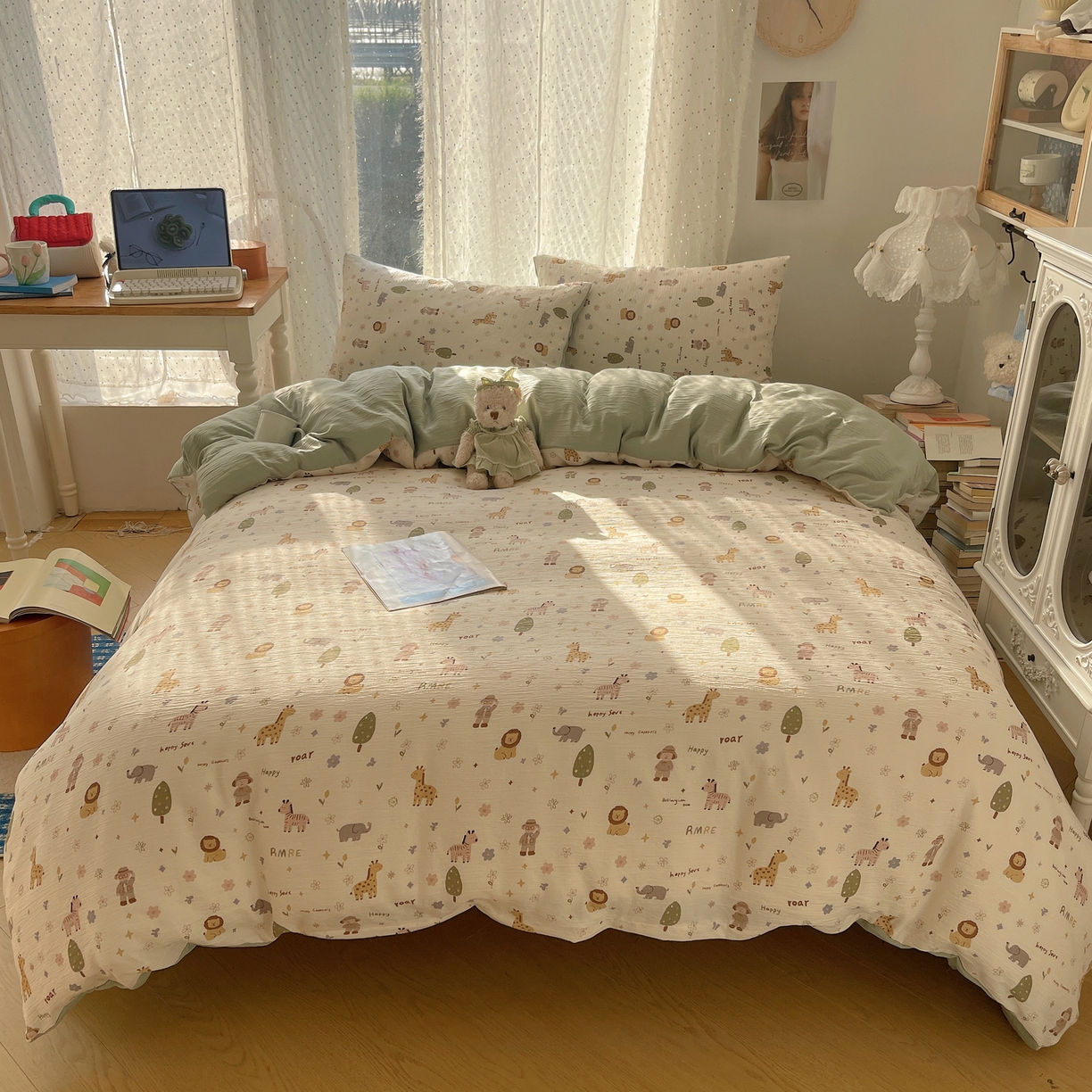 91家纺网 家纺一手货源 找家纺 星禾优选 2025新款甄选三层纱印花四件套 动物团团