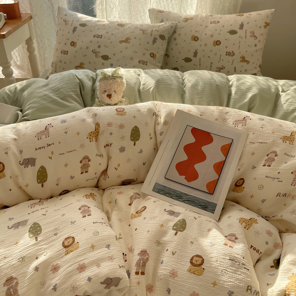 91家纺网 家纺一手货源 找家纺 星禾优选 2025新款甄选三层纱印花四件套 动物团团