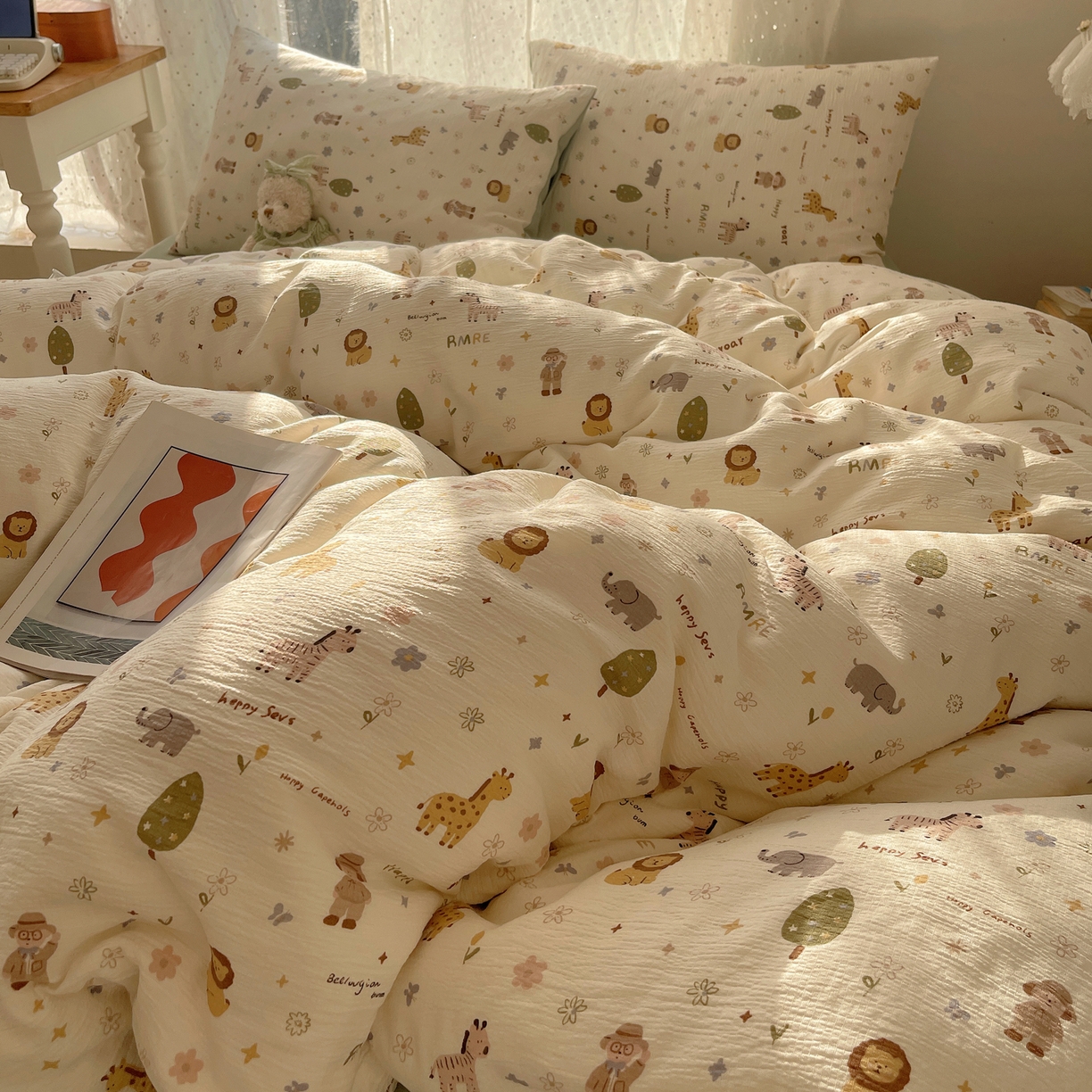 91家纺网 家纺一手货源 找家纺 星禾优选 2025新款甄选三层纱印花四件套 动物团团