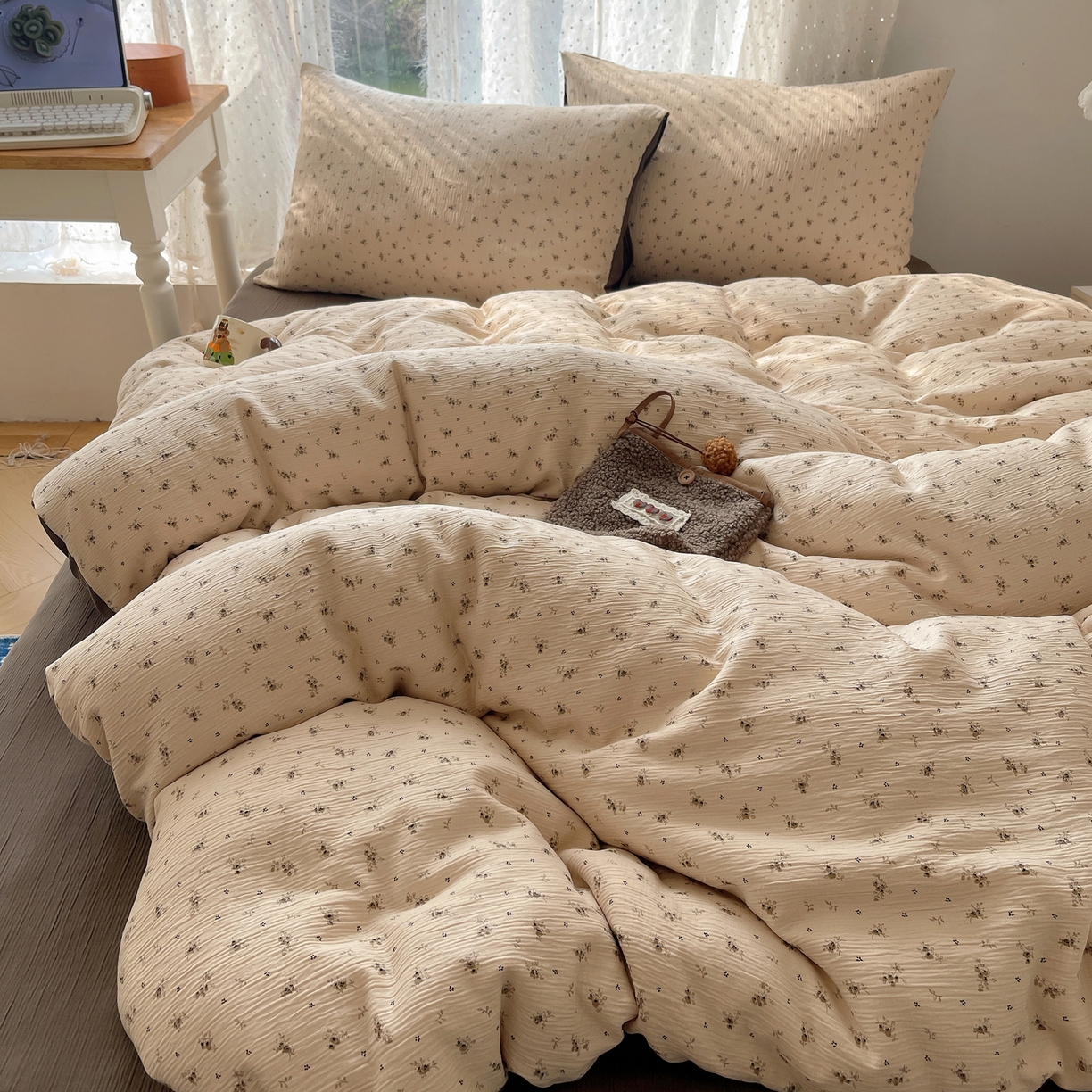 91家纺网 家纺一手货源 找家纺 星禾优选 2025新款甄选三层纱印花四件套 莫奈-咖