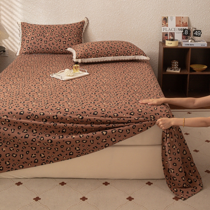 91家纺网 家纺一手货源 找家纺 优米家纺 2025新款加厚全棉磨毛提花纯色床单系列 豹纹-红