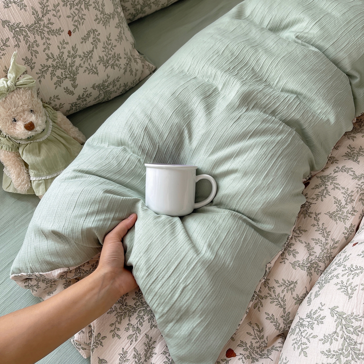 91家纺网 家纺一手货源 找家纺 星禾优选 2025新款甄选三层纱印花四件套 秋月梨