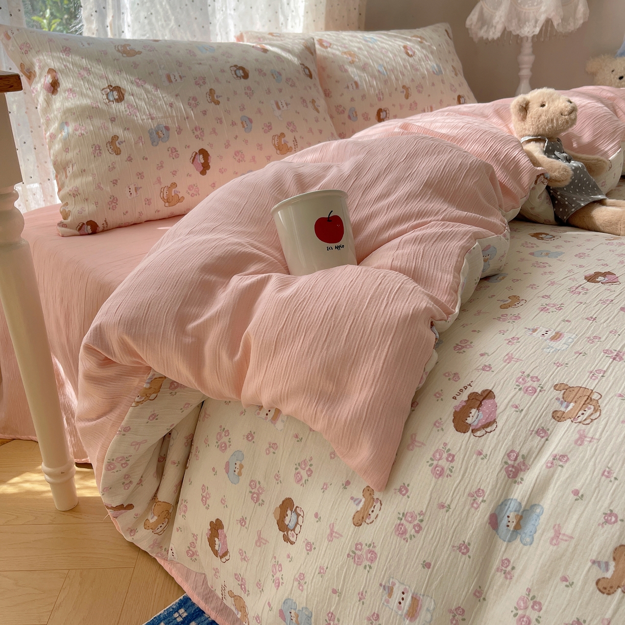 91家纺网 家纺一手货源 找家纺 星禾优选 2025新款甄选三层纱印花四件套 小狗集合会