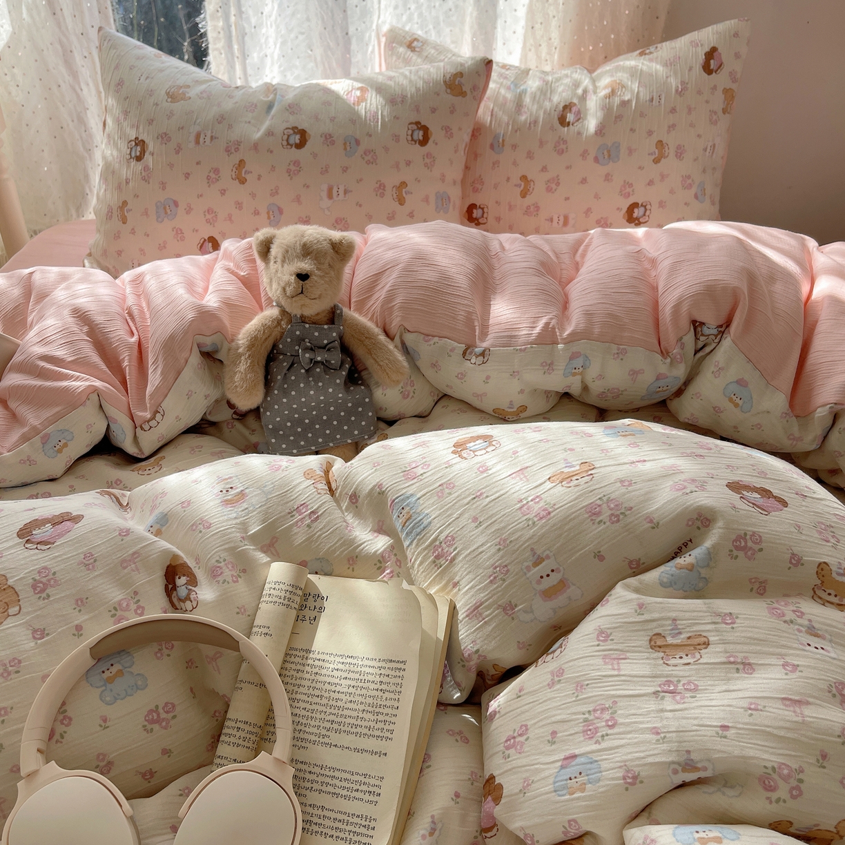 91家纺网 家纺一手货源 找家纺 星禾优选 2025新款甄选三层纱印花四件套 小狗集合会