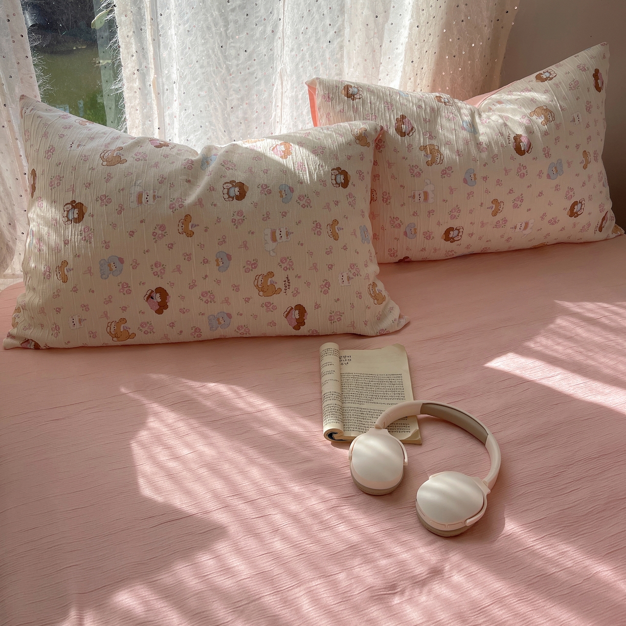 91家纺网 家纺一手货源 找家纺 星禾优选 2025新款甄选三层纱印花四件套 小狗集合会