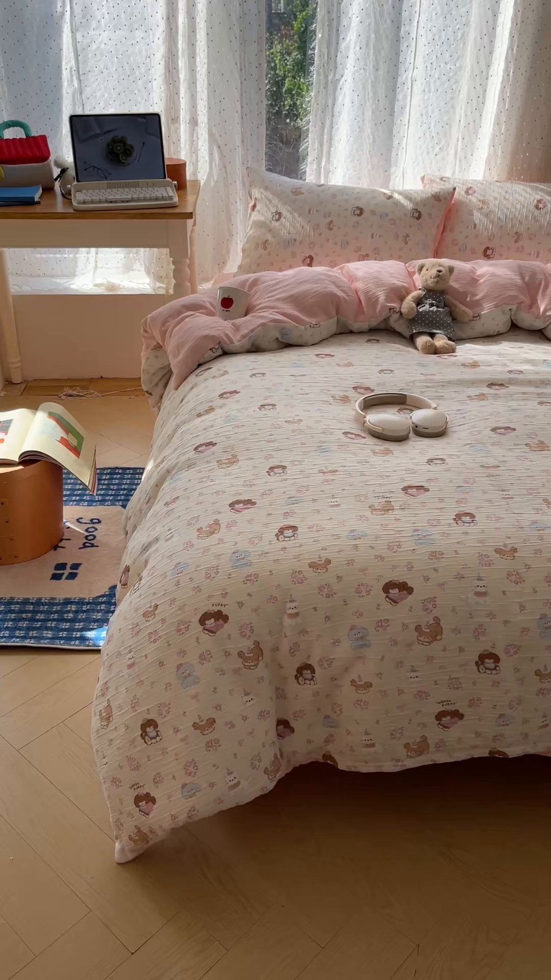 91家纺网 家纺一手货源 找家纺 星禾优选 2025新款甄选三层纱印花四件套 小狗集合会