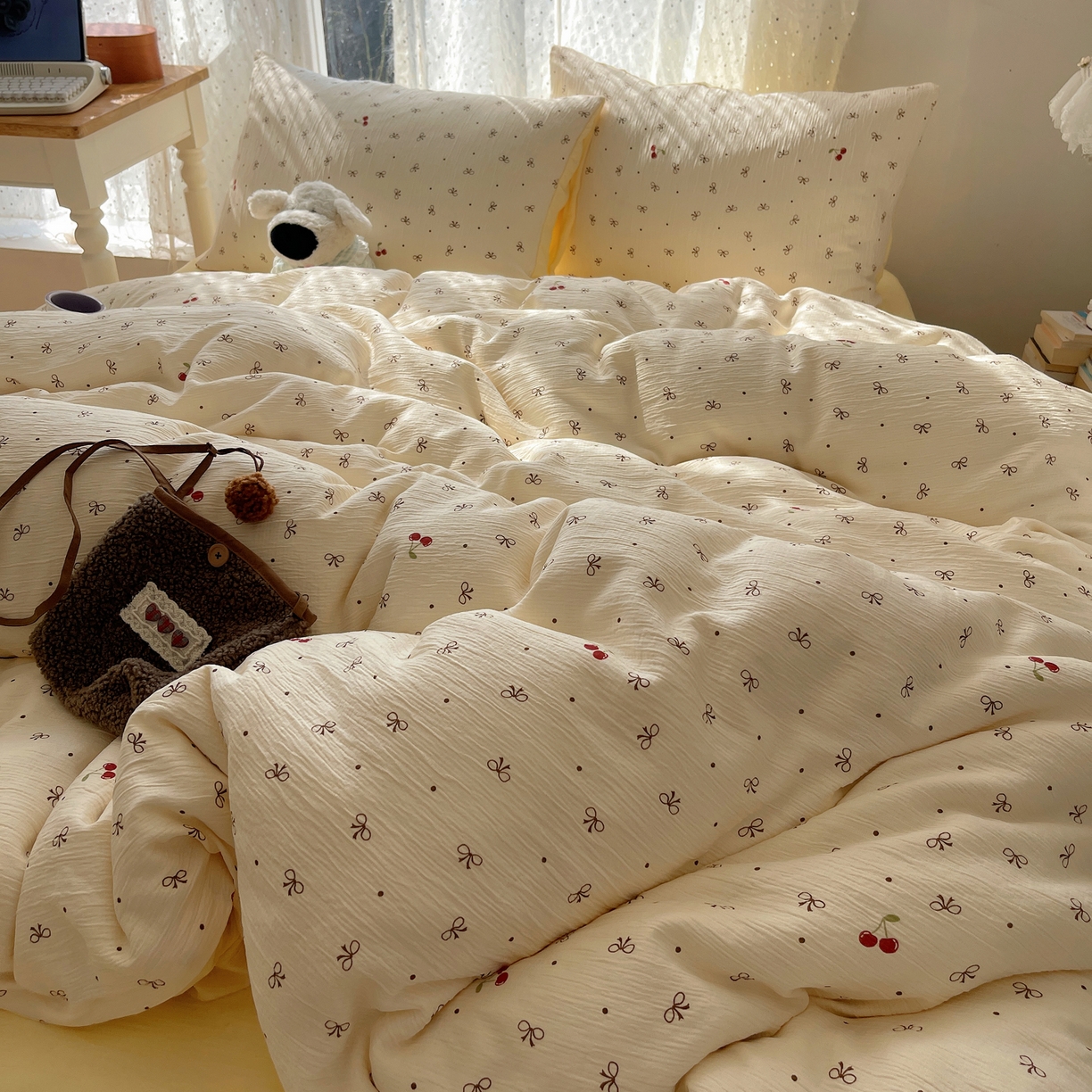 91家纺网 家纺一手货源 找家纺 星禾优选 2025新款甄选三层纱印花四件套 樱桃蝴蝶