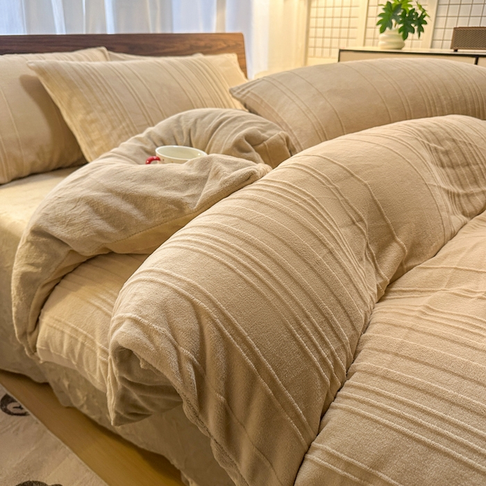 沐晴家纺 2024秋冬新款雕花牛奶绒纯色简约轻奢四件套 简约条纹-奶咖