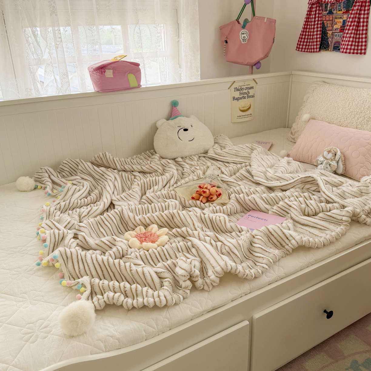 91家纺网 家纺一手货源 找家纺 潮邦创意家居 2025新款300G双面阳离子提花工艺球毯-花缀柔绒系列 花缀柔绒-驼