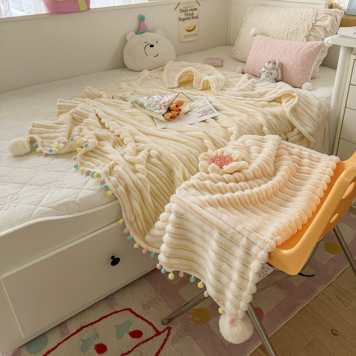 91家纺网 家纺一手货源 找家纺 潮邦创意家居 2025新款300G双面阳离子提花工艺球毯-花缀柔绒系列 花缀柔绒-暖橙