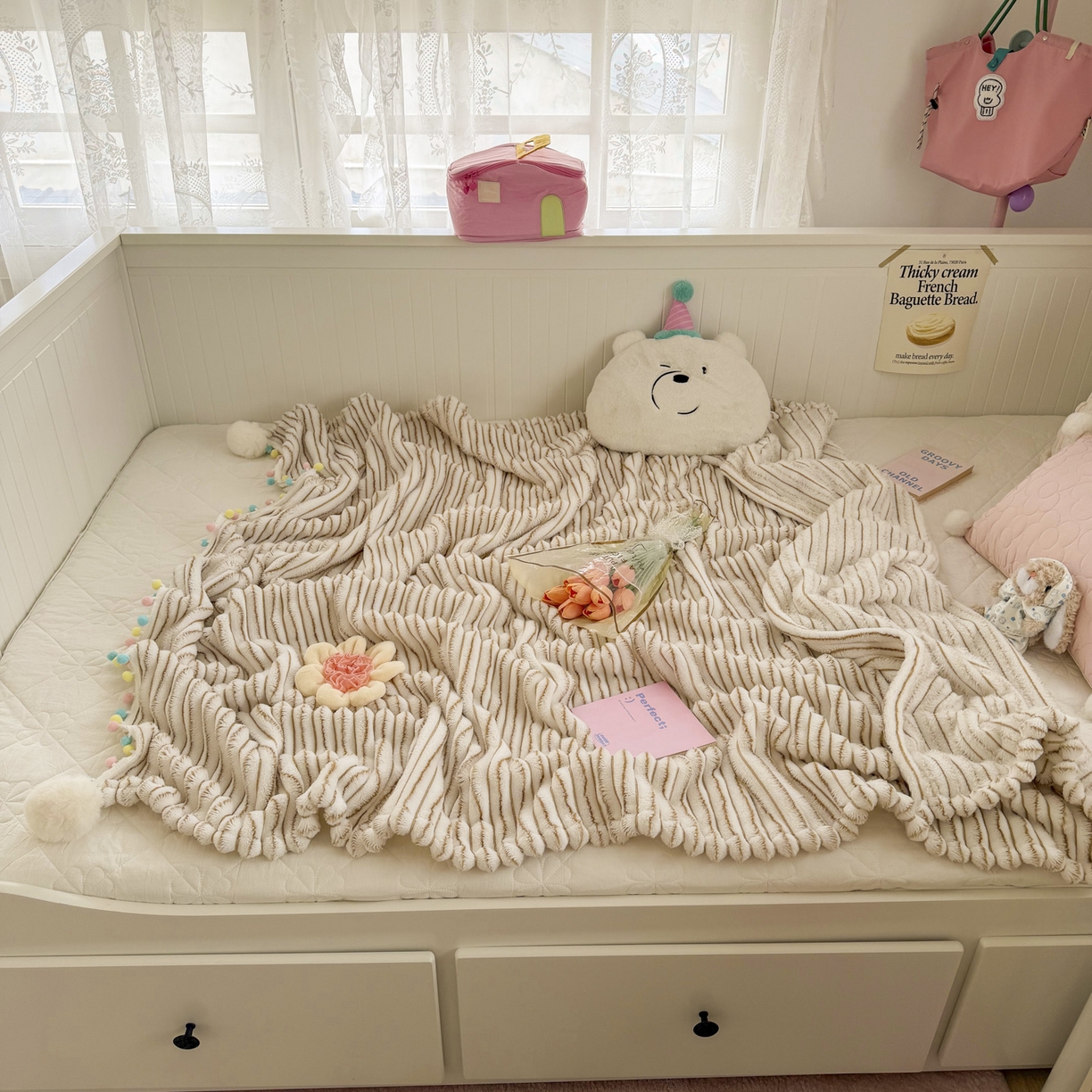 91家纺网 家纺一手货源 找家纺 潮邦创意家居 2025新款300G双面阳离子提花工艺球毯-花缀柔绒系列 花缀柔绒-驼