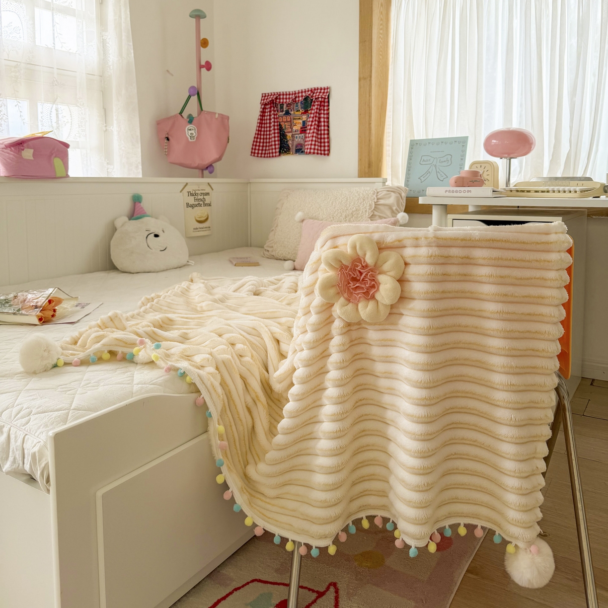 91家纺网 家纺一手货源 找家纺 潮邦创意家居 2025新款300G双面阳离子提花工艺球毯-花缀柔绒系列 花缀柔绒-暖橙