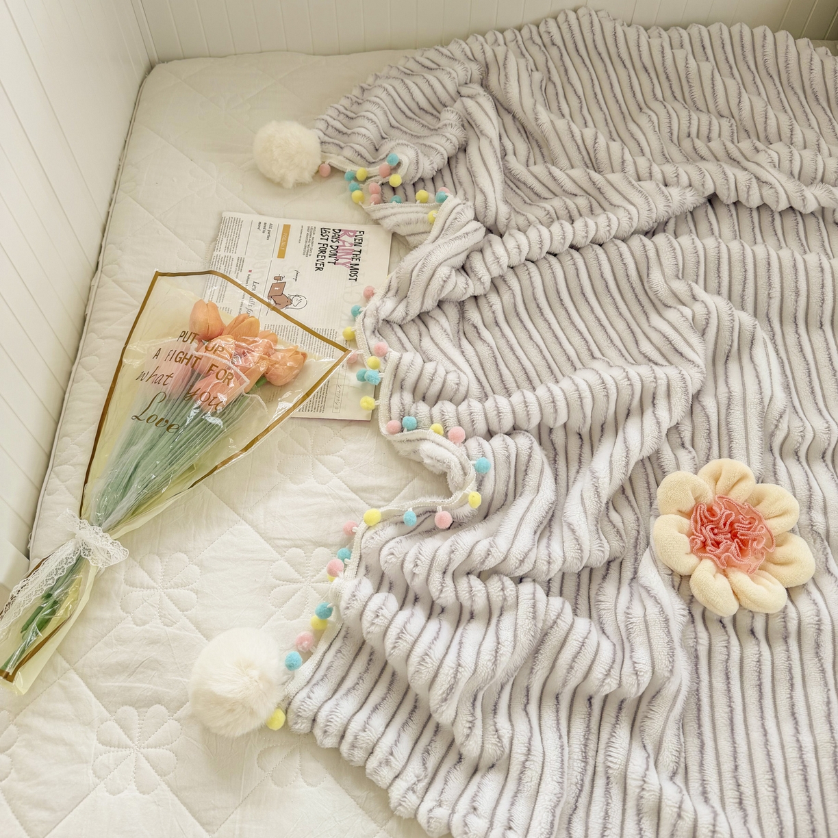 91家纺网 家纺一手货源 找家纺 潮邦创意家居 2025新款300G双面阳离子提花工艺球毯-花缀柔绒系列 花缀柔绒-紫