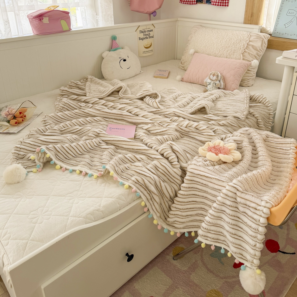 91家纺网 家纺一手货源 找家纺 潮邦创意家居 2025新款300G双面阳离子提花工艺球毯-花缀柔绒系列 花缀柔绒-驼