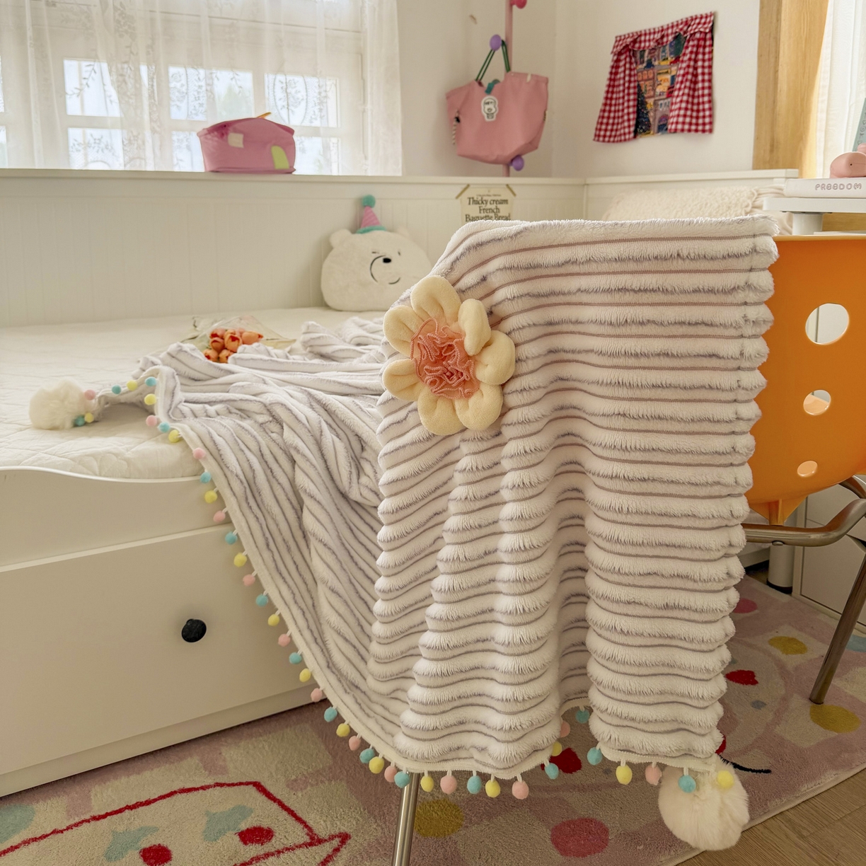 91家纺网 家纺一手货源 找家纺 潮邦创意家居 2025新款300G双面阳离子提花工艺球毯-花缀柔绒系列 花缀柔绒-紫