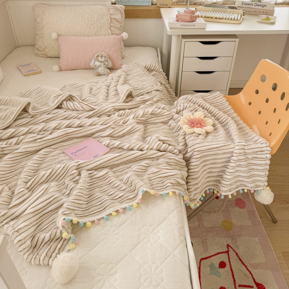 91家纺网 家纺一手货源 找家纺 潮邦创意家居 2025新款300G双面阳离子提花工艺球毯-花缀柔绒系列 花缀柔绒-驼