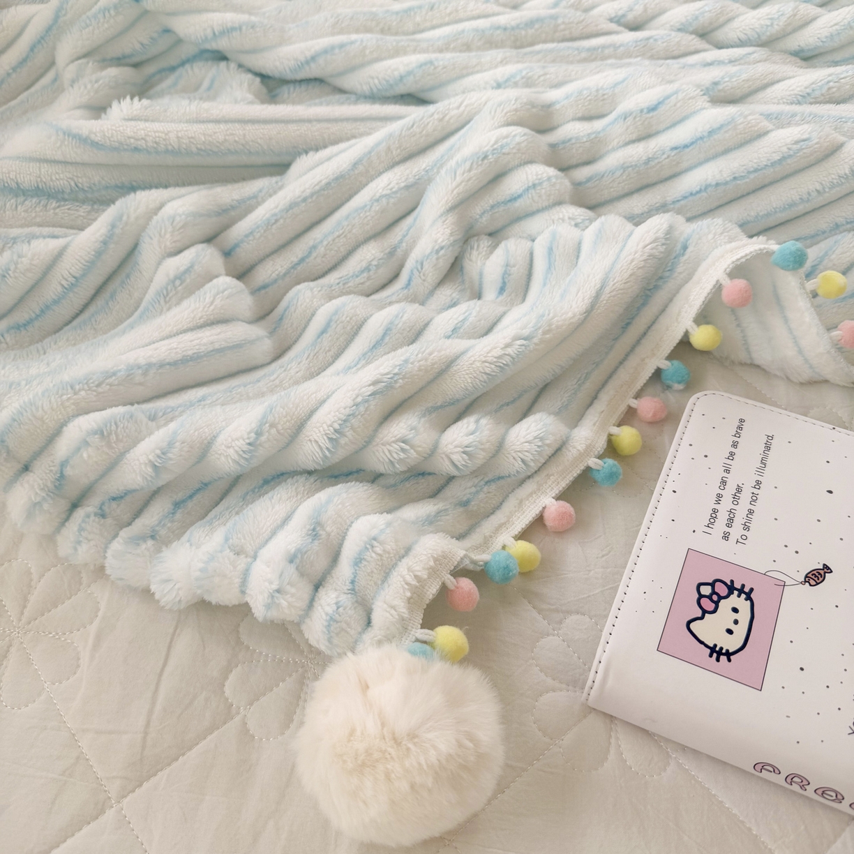 91家纺网 家纺一手货源 找家纺 （总）潮邦创意家居 2025新款300G双面阳离子提花工艺球毯-花缀柔绒系列