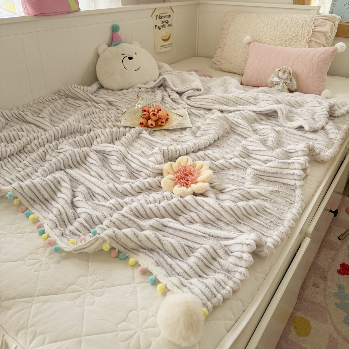 91家纺网 家纺一手货源 找家纺 潮邦创意家居 2025新款300G双面阳离子提花工艺球毯-花缀柔绒系列 花缀柔绒-紫