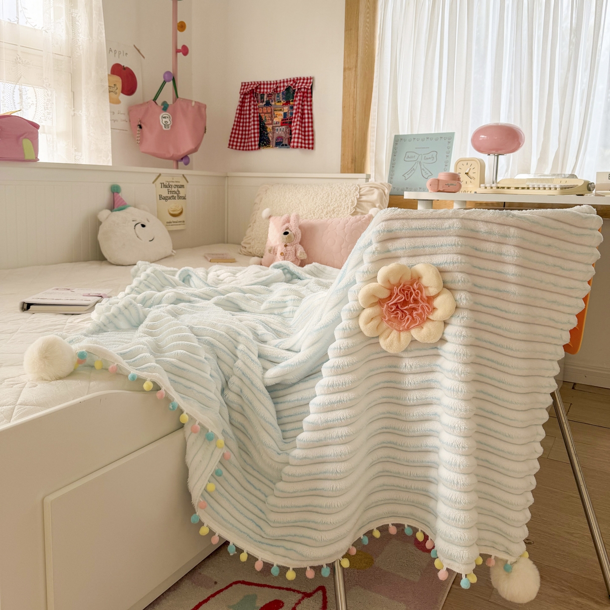 91家纺网 家纺一手货源 找家纺 （总）潮邦创意家居 2025新款300G双面阳离子提花工艺球毯-花缀柔绒系列