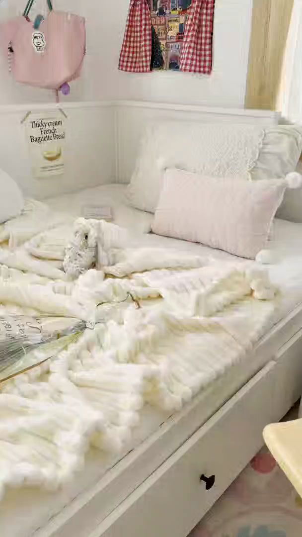 91家纺网 家纺一手货源 找家纺 潮邦创意家居 2025新款300G双面阳离子提花工艺球毯-花缀柔绒系列 花缀柔绒-暖橙