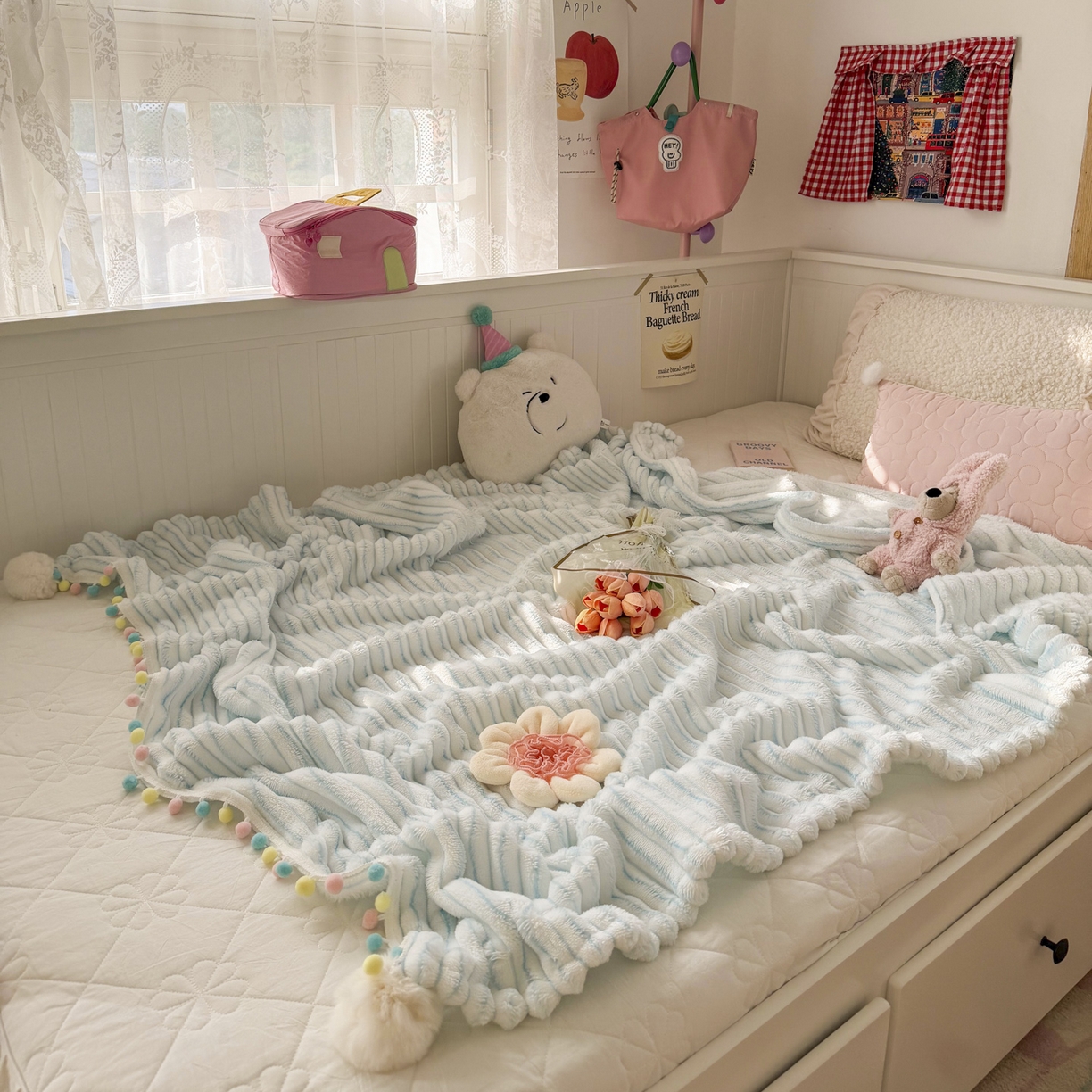 91家纺网 家纺一手货源 找家纺 潮邦创意家居 2025新款300G双面阳离子提花工艺球毯-花缀柔绒系列 花缀柔绒-兰