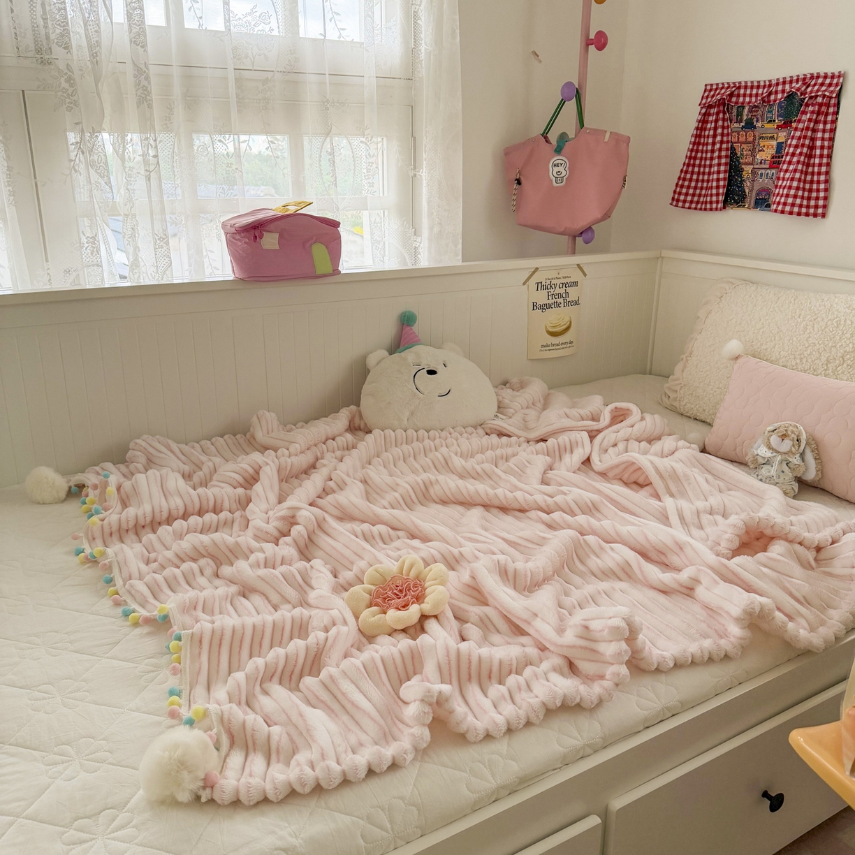 91家纺网 家纺一手货源 找家纺 潮邦创意家居 2025新款300G双面阳离子提花工艺球毯-花缀柔绒系列 花缀柔绒-粉