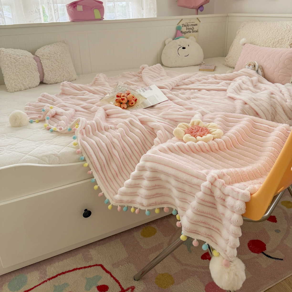 91家纺网 家纺一手货源 找家纺 潮邦创意家居 2025新款300G双面阳离子提花工艺球毯-花缀柔绒系列 花缀柔绒-粉