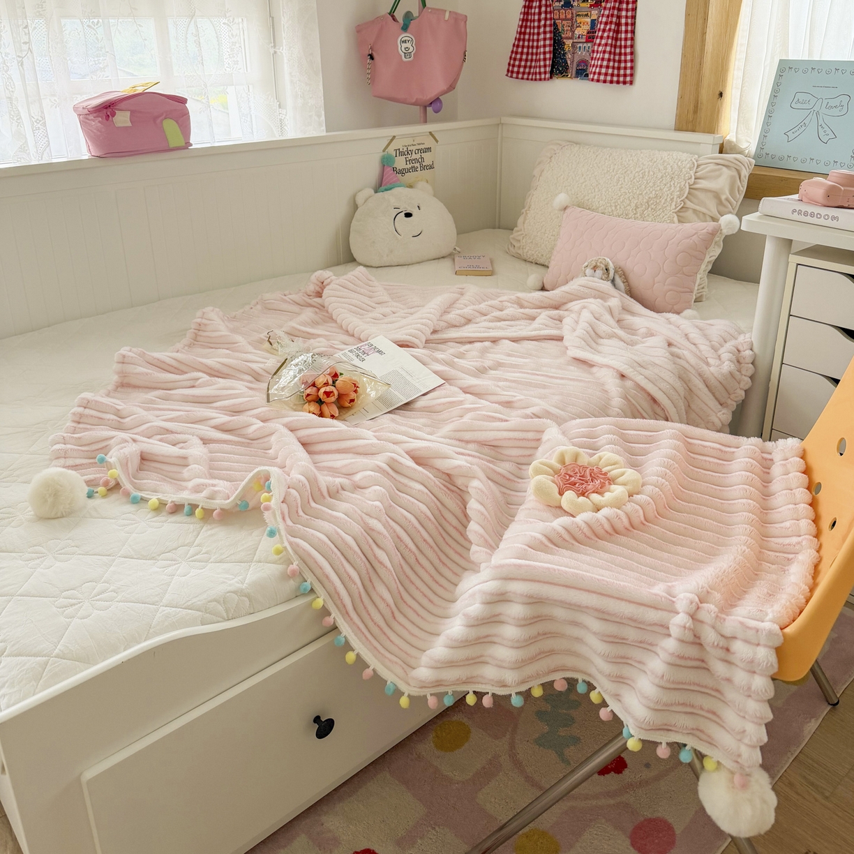 91家纺网 家纺一手货源 找家纺 潮邦创意家居 2025新款300G双面阳离子提花工艺球毯-花缀柔绒系列 花缀柔绒-粉