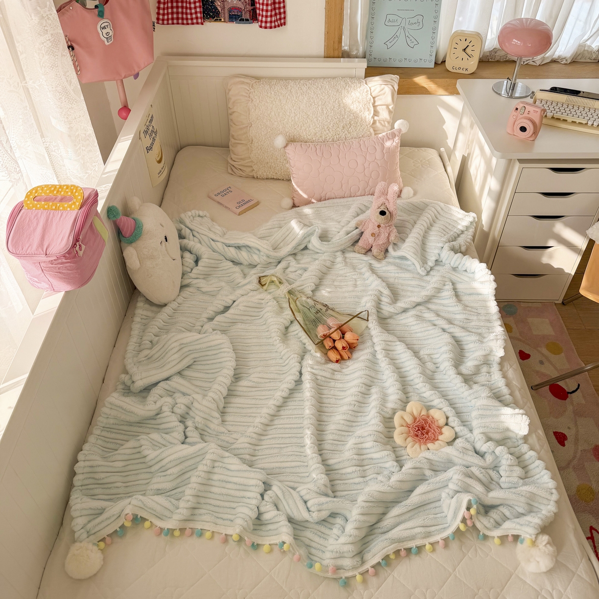 91家纺网 家纺一手货源 找家纺 潮邦创意家居 2025新款300G双面阳离子提花工艺球毯-花缀柔绒系列 花缀柔绒-兰