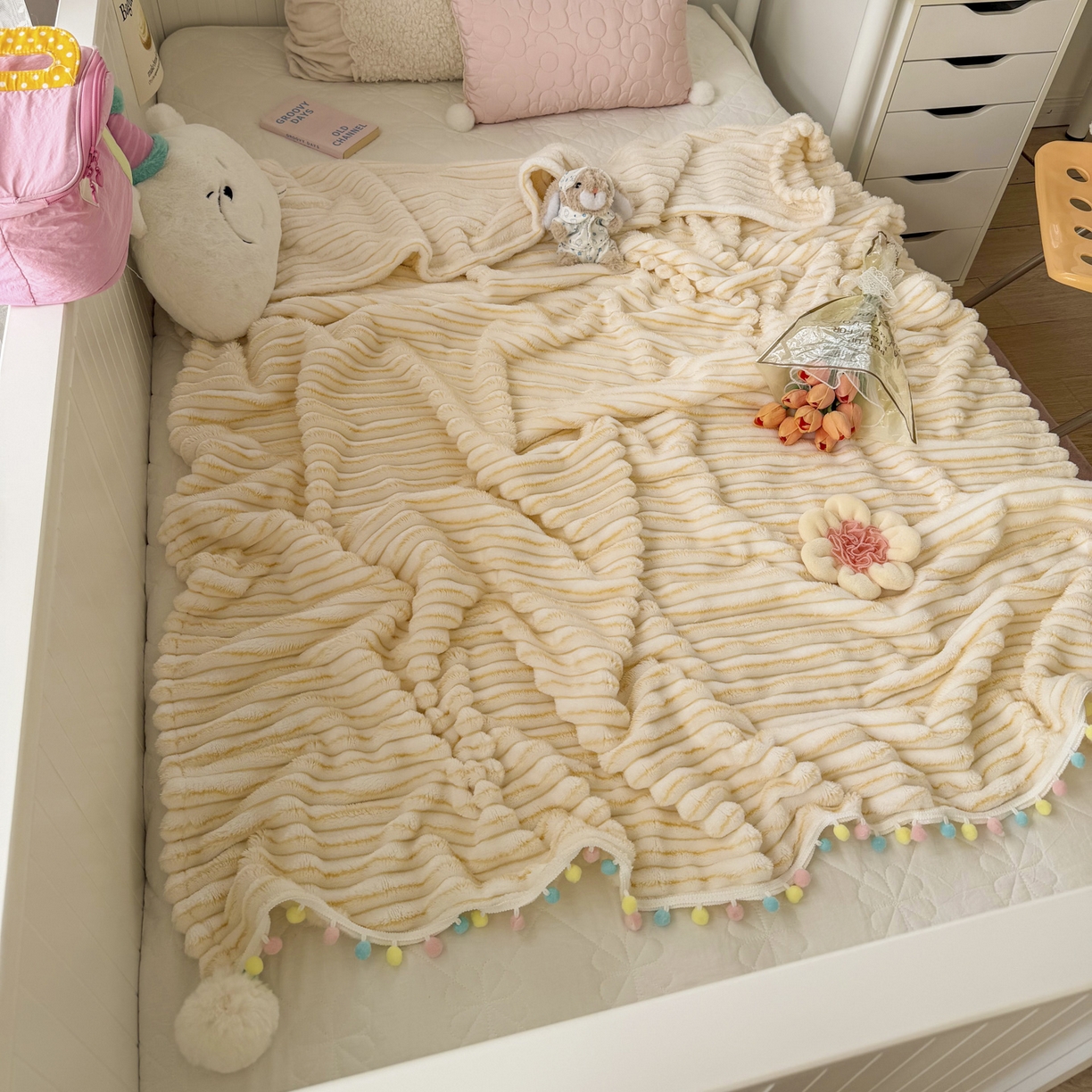 91家纺网 家纺一手货源 找家纺 潮邦创意家居 2025新款300G双面阳离子提花工艺球毯-花缀柔绒系列 花缀柔绒-暖橙