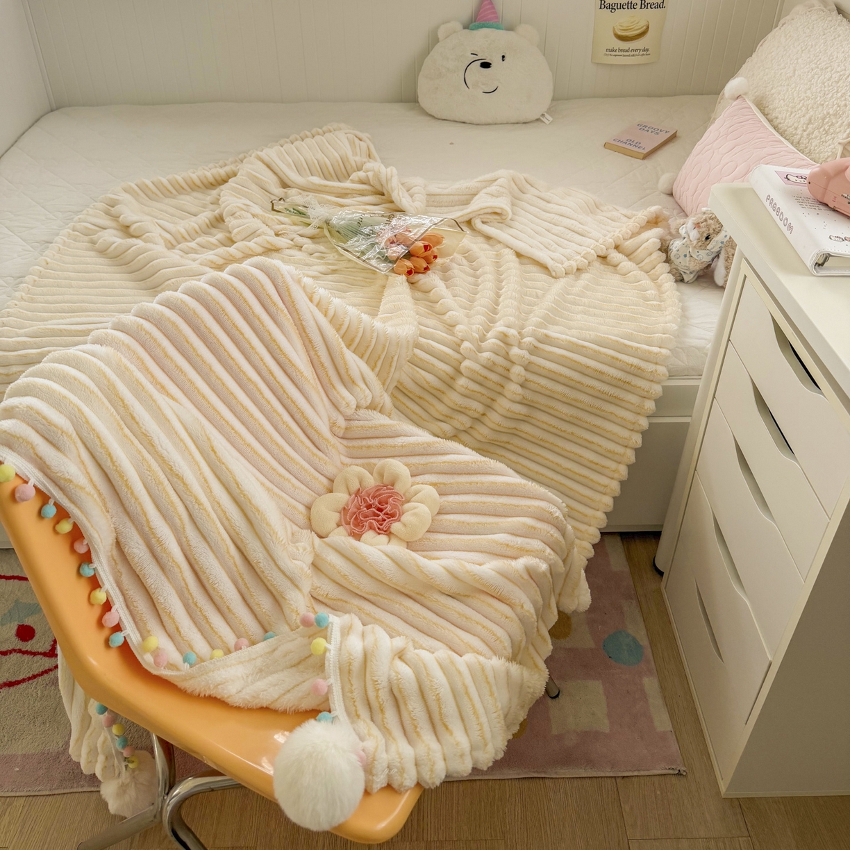 91家纺网 家纺一手货源 找家纺 潮邦创意家居 2025新款300G双面阳离子提花工艺球毯-花缀柔绒系列 花缀柔绒-暖橙