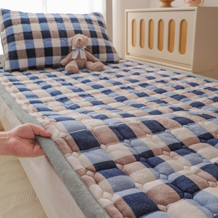 91家纺网 家纺一手货源 找家纺 （总）宅部落 2025新款学生宿舍牛奶绒床垫保暖床褥子夹棉加厚印花床护垫