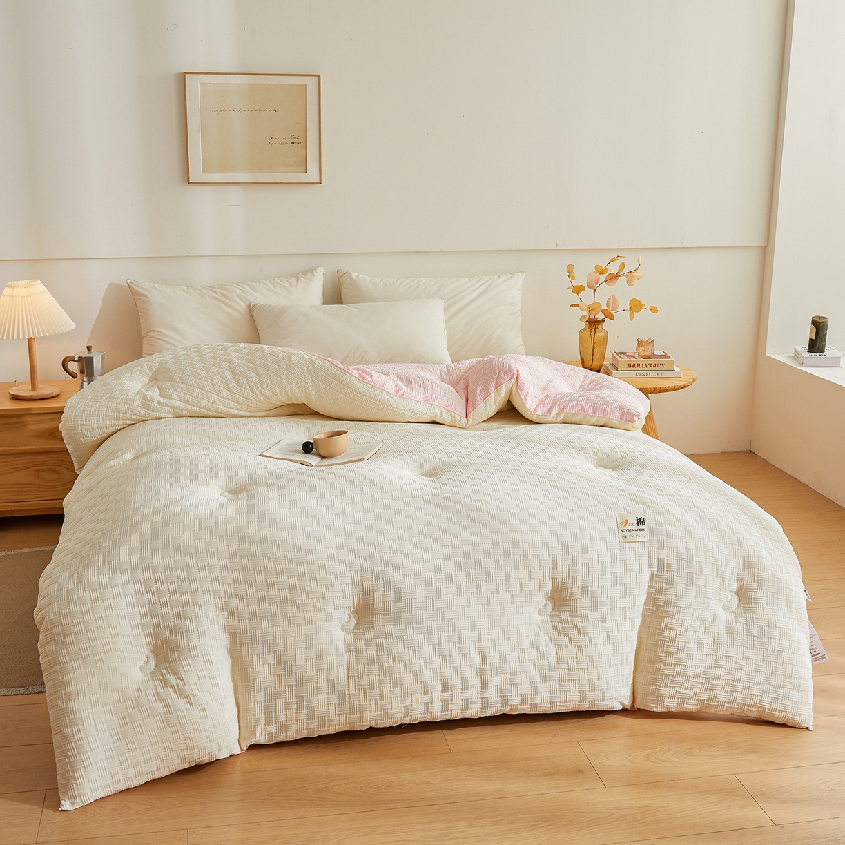 91家纺网 家纺一手货源 找家纺 初相识被业 2025新款双拼原棉提花大豆纤维被被子被芯 小豆仙白拼粉