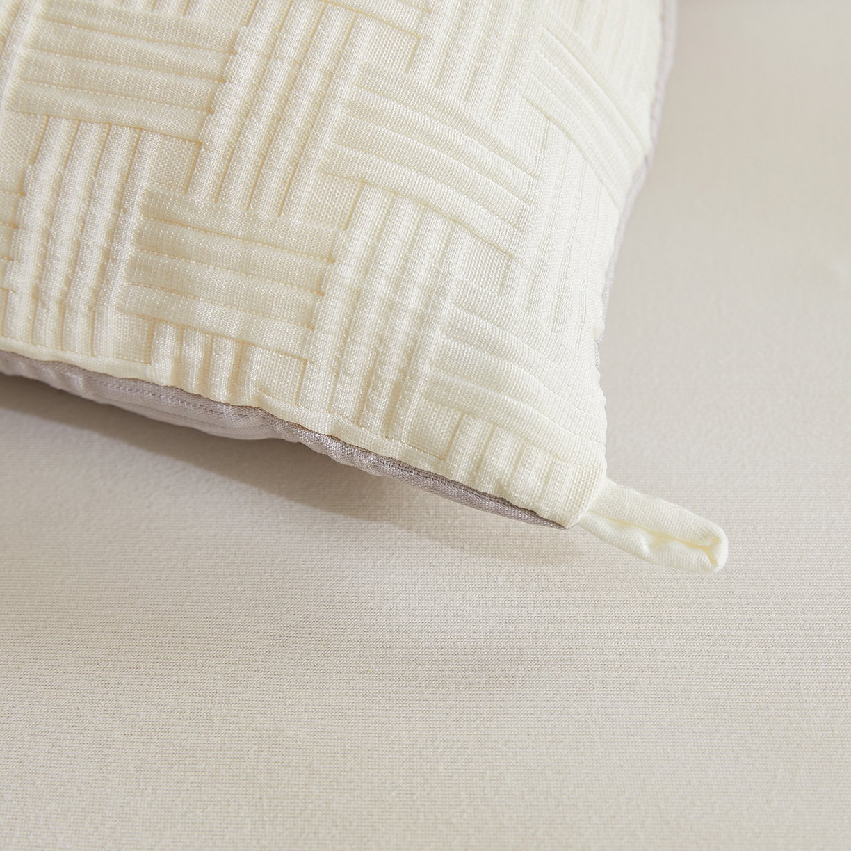 91家纺网 家纺一手货源 找家纺 初相识被业 2025新款双拼原棉提花大豆纤维被被子被芯 小豆仙白拼灰