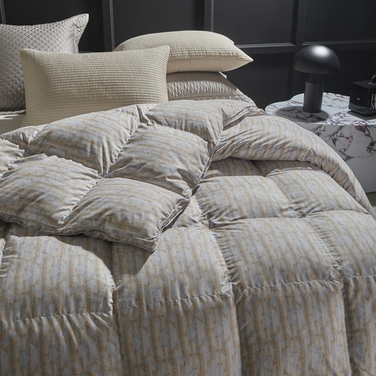 91家纺网 家纺一手货源 找家纺 暖羽屋羽绒馆 2025新款国标95白鹅绒被子 印花羽绒被芯2米 双人羽绒被子春秋被 冬被 幻城