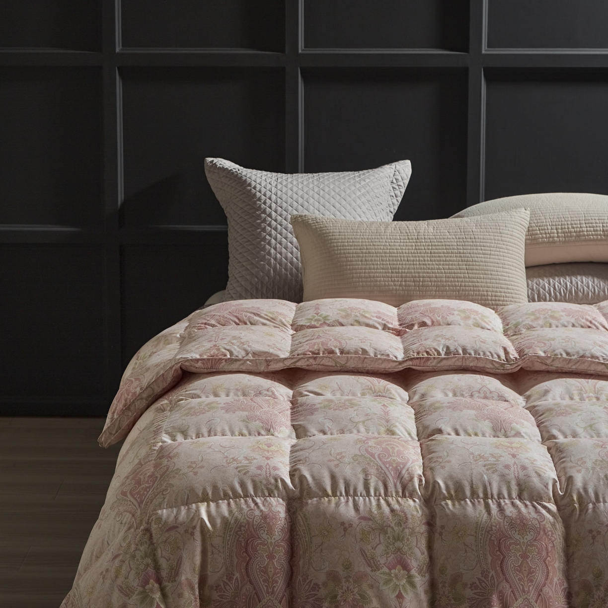 91家纺网 家纺一手货源 找家纺 暖羽屋羽绒馆 2025新款国标95白鹅绒被子 印花羽绒被芯2米 双人羽绒被子春秋被 冬被 翡翠粉