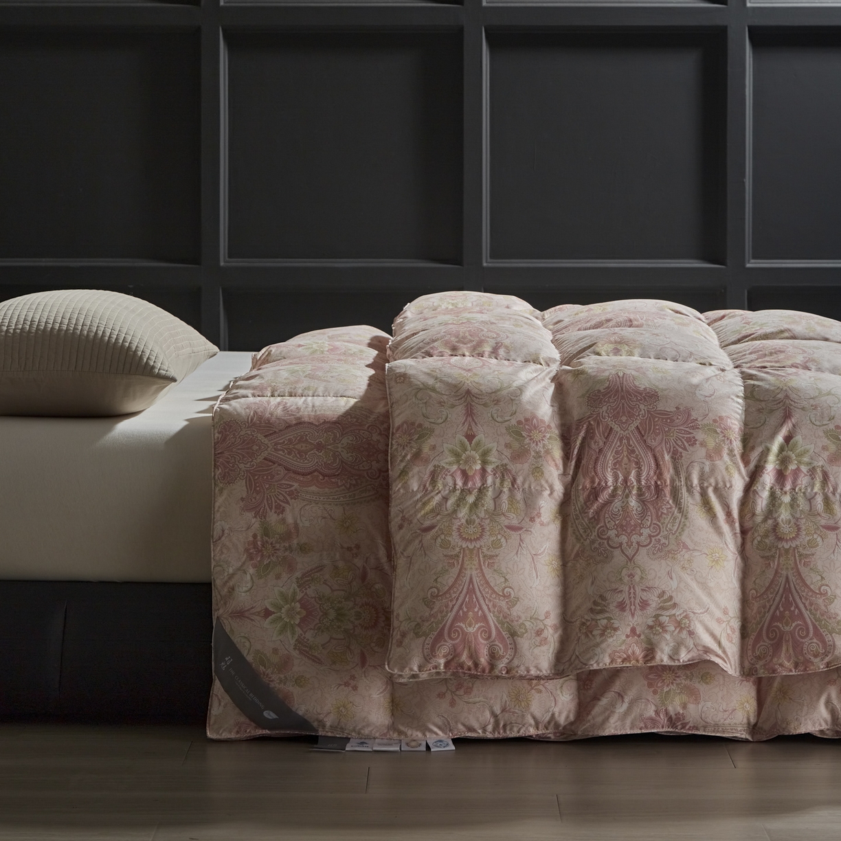 91家纺网 家纺一手货源 找家纺 暖羽屋羽绒馆 2025新款国标95白鹅绒被子 印花羽绒被芯2米 双人羽绒被子春秋被 冬被 翡翠粉