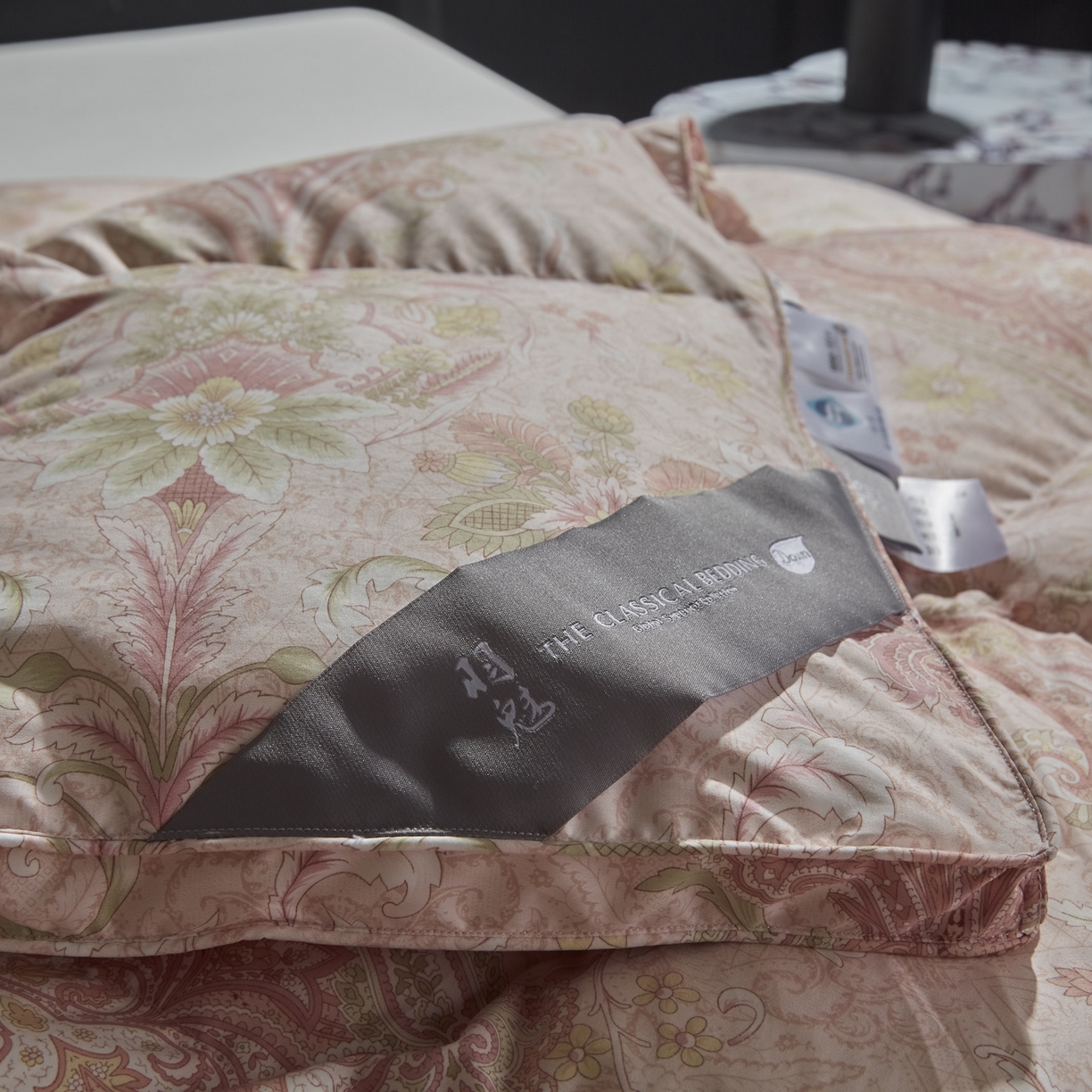 91家纺网 家纺一手货源 找家纺 暖羽屋羽绒馆 2025新款国标95白鹅绒被子 印花羽绒被芯2米 双人羽绒被子春秋被 冬被 翡翠粉