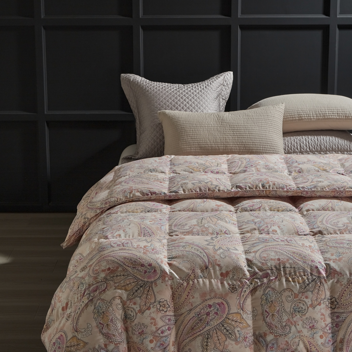 91家纺网 家纺一手货源 找家纺 暖羽屋羽绒馆 2025新款绒子含量95白鹅绒被子 国标95白鹅绒被芯双人加厚磨毛糯棉春秋被 云端