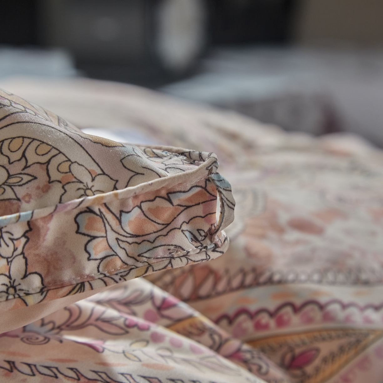 91家纺网 家纺一手货源 找家纺 暖羽屋羽绒馆 2025新款绒子含量95白鹅绒被子 国标95白鹅绒被芯双人加厚磨毛糯棉春秋被 云端