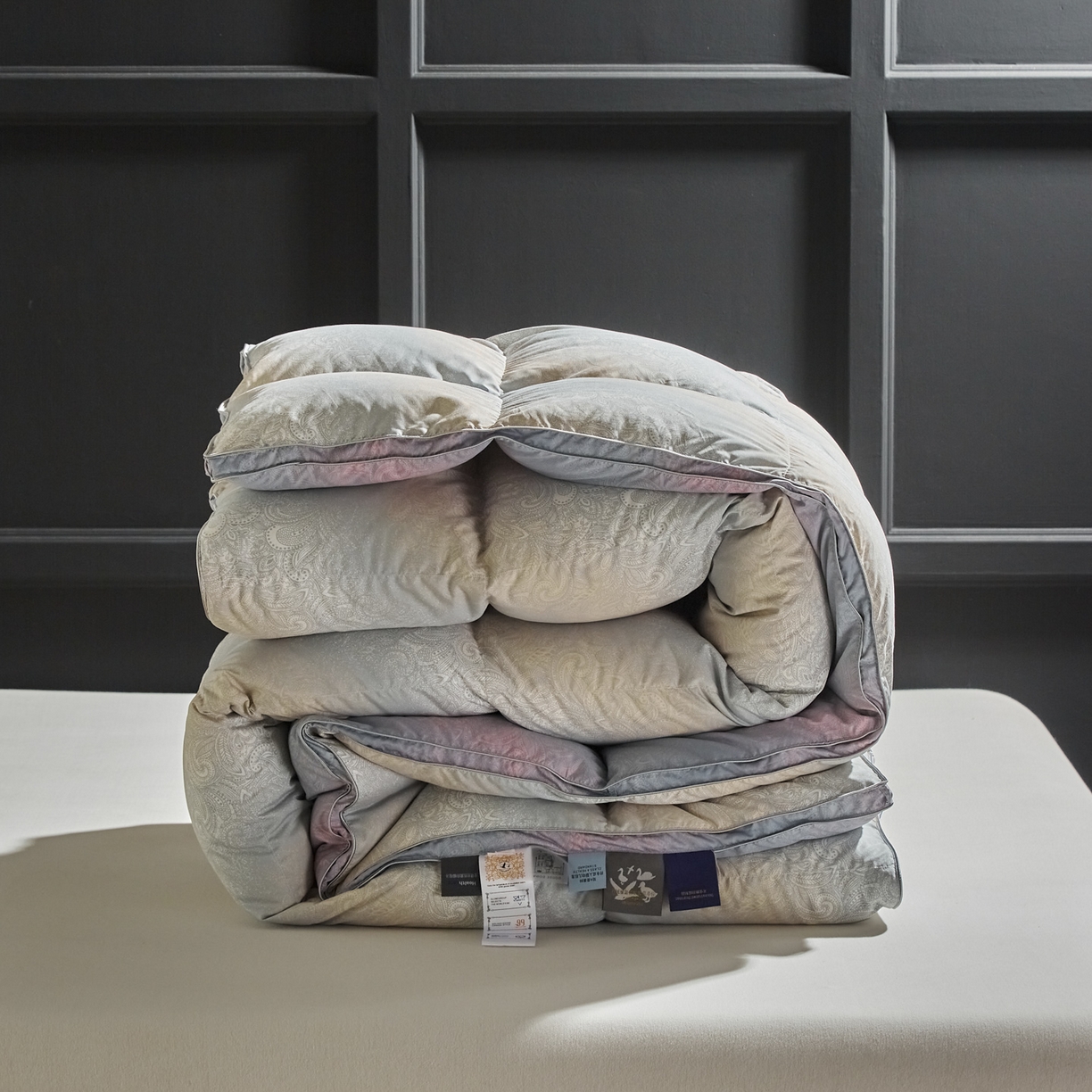 91家纺网 家纺一手货源 找家纺 暖羽屋羽绒馆 2025新款绒子含量95白鹅绒被子 国标95白鹅绒被芯双人加厚磨毛糯棉春秋被 云梦反面