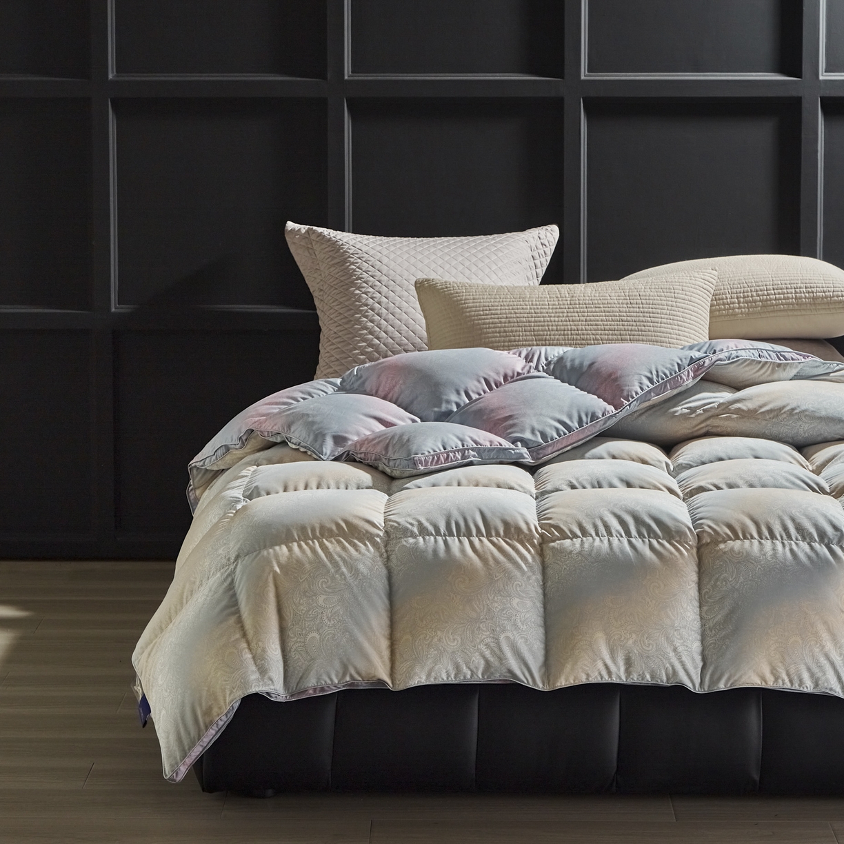 91家纺网 家纺一手货源 找家纺 暖羽屋羽绒馆 2025新款绒子含量95白鹅绒被子 国标95白鹅绒被芯双人加厚磨毛糯棉春秋被 云梦反面