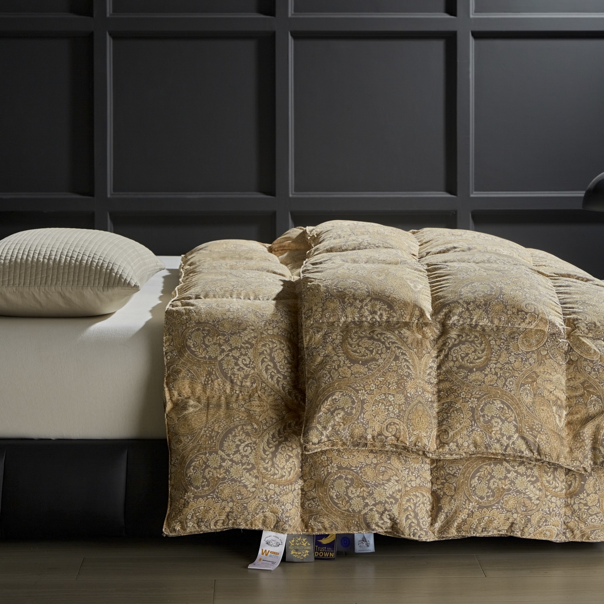 91家纺网 家纺一手货源 找家纺 暖羽屋羽绒馆 2025新款绒子含量95白鹅绒被子 国标95白鹅绒被芯双人加厚磨毛糯棉春秋被 遇见