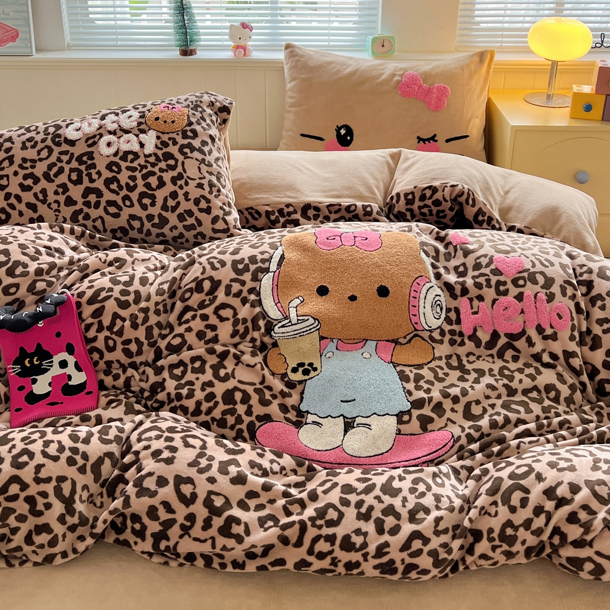 91家纺网 家纺一手货源 找家纺 优选 2025新款高克重200g牛奶绒数码印花毛巾绣卡通四件套直播爆款电商爆款 黑皮咖