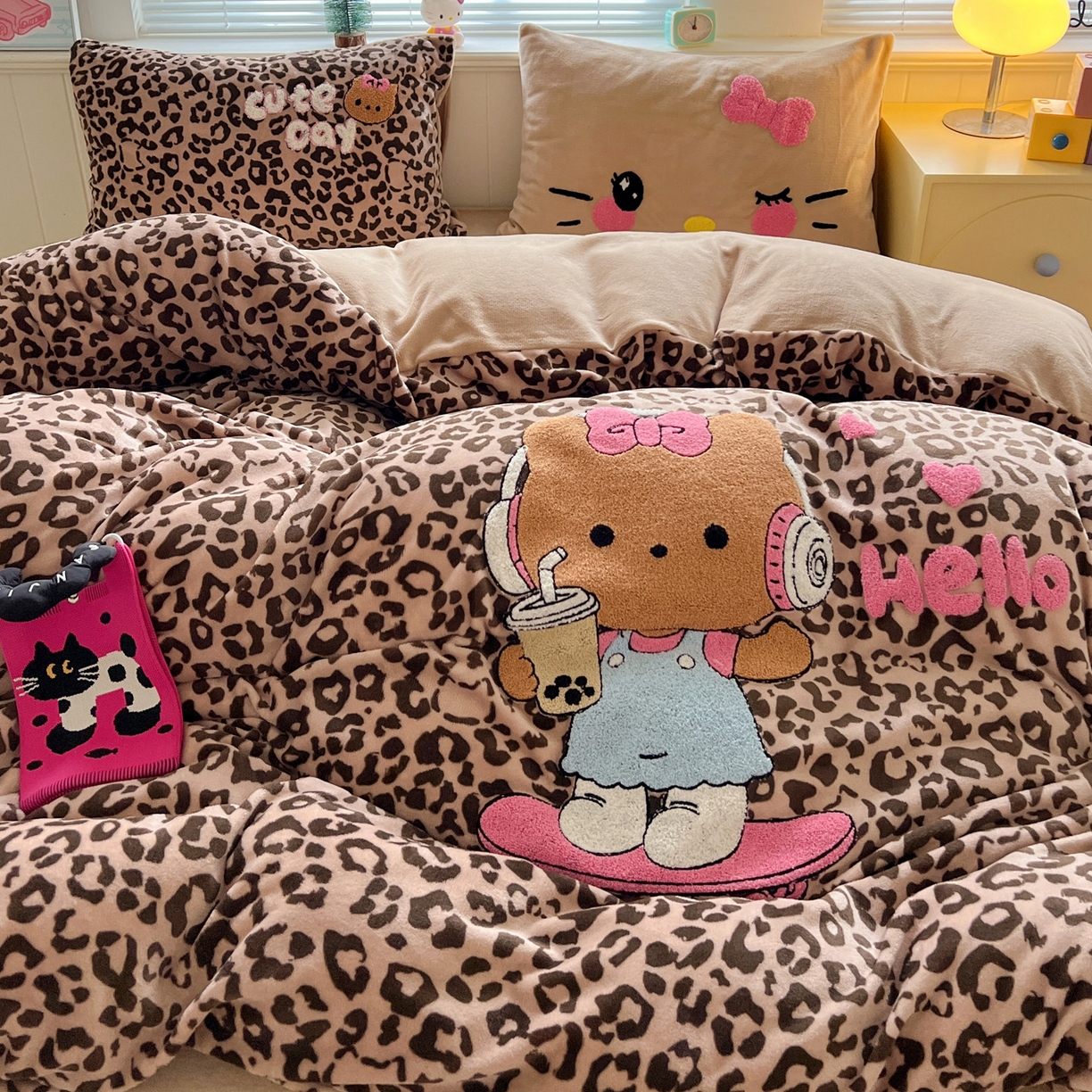 91家纺网 家纺一手货源 找家纺 优选 2025新款高克重200g牛奶绒数码印花毛巾绣卡通四件套直播爆款电商爆款 黑皮咖