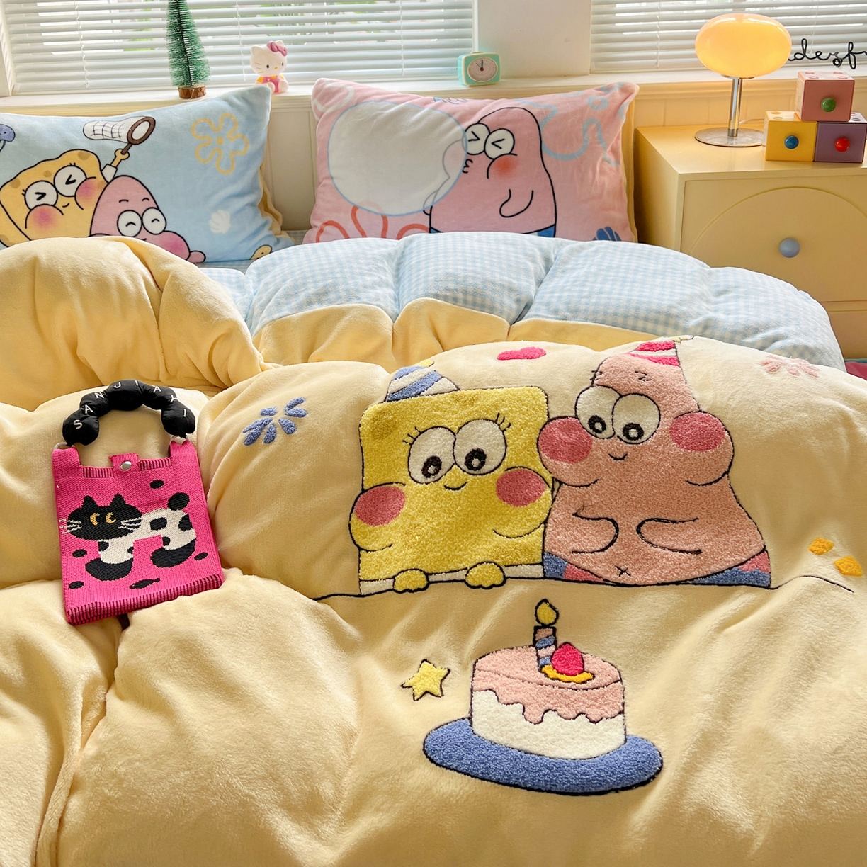 91家纺网 家纺一手货源 找家纺 优选 2025新款高克重200g牛奶绒数码印花毛巾绣卡通四件套直播爆款电商爆款 生日派对