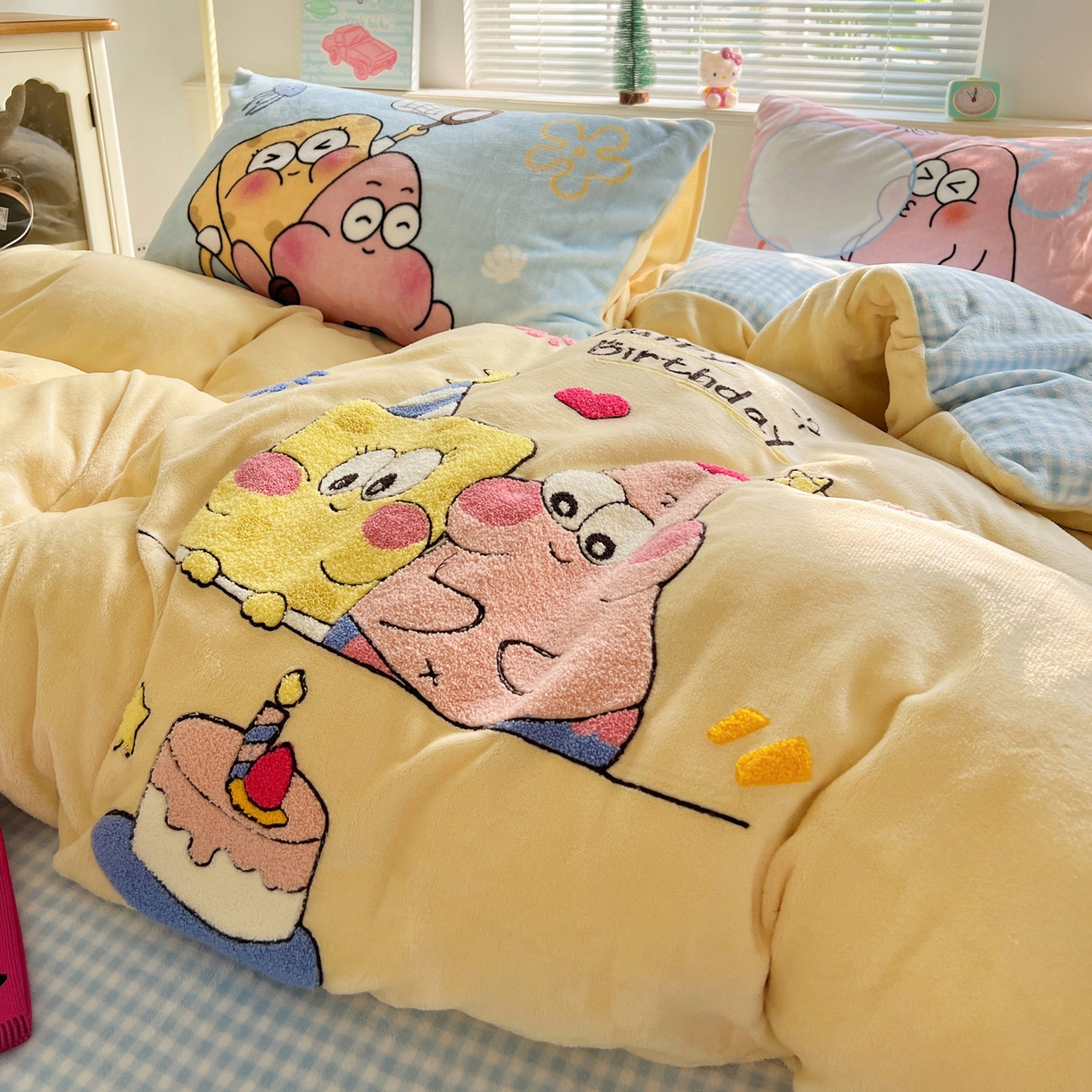 91家纺网 家纺一手货源 找家纺 优选 2025新款高克重200g牛奶绒数码印花毛巾绣卡通四件套直播爆款电商爆款 生日派对