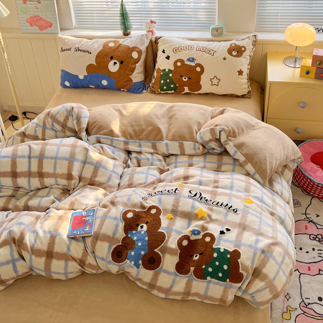 91家纺网 家纺一手货源 找家纺 优选 2025新款高克重200g牛奶绒数码印花毛巾绣卡通四件套直播爆款电商爆款 晚安熊宝宝